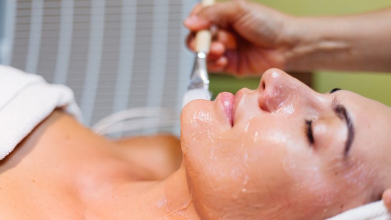 Aqua Peel Facial