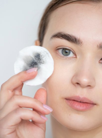 Remove Eyelash Glue