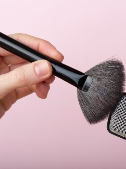 Fan Makeup Brush
